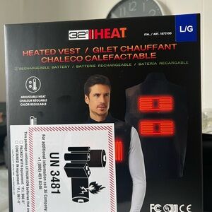 32 Degrees Heated Vest - Black with Red Heat Panels Large Open Box
